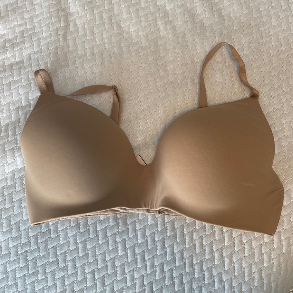 EUC Victoria’s Secret No-wire Bra with Convertible Straps